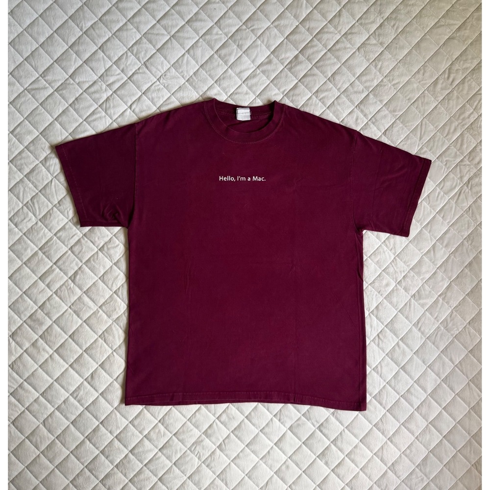Y2K VTG Apple Logo Graphic Design "Hello I'm Mac" Maroon T-Shirt Streetwear Rare